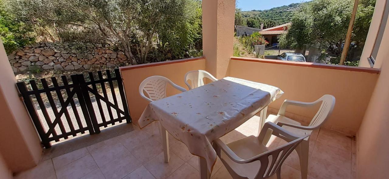 Casa Vacanza Costa Rossa Vista Mare Trinita d'Agultu e Vignola Ngoại thất bức ảnh
